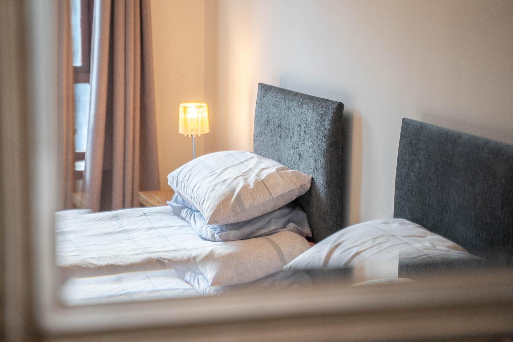 Prime Location Rooms In High Street فورت ويليام المظهر الخارجي الصورة